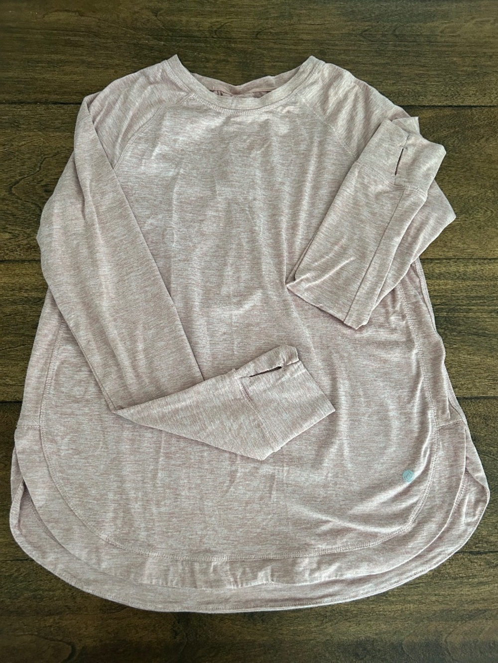 Apana long sleeve athletic top. Rose color.